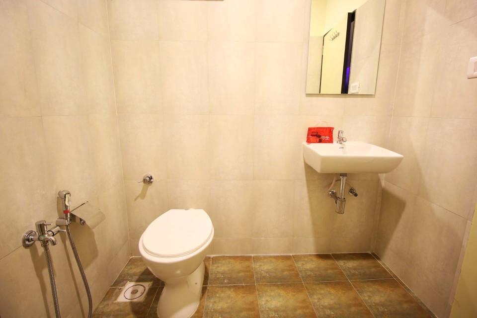Hotel Ambience Sarkhej Buitenkant foto