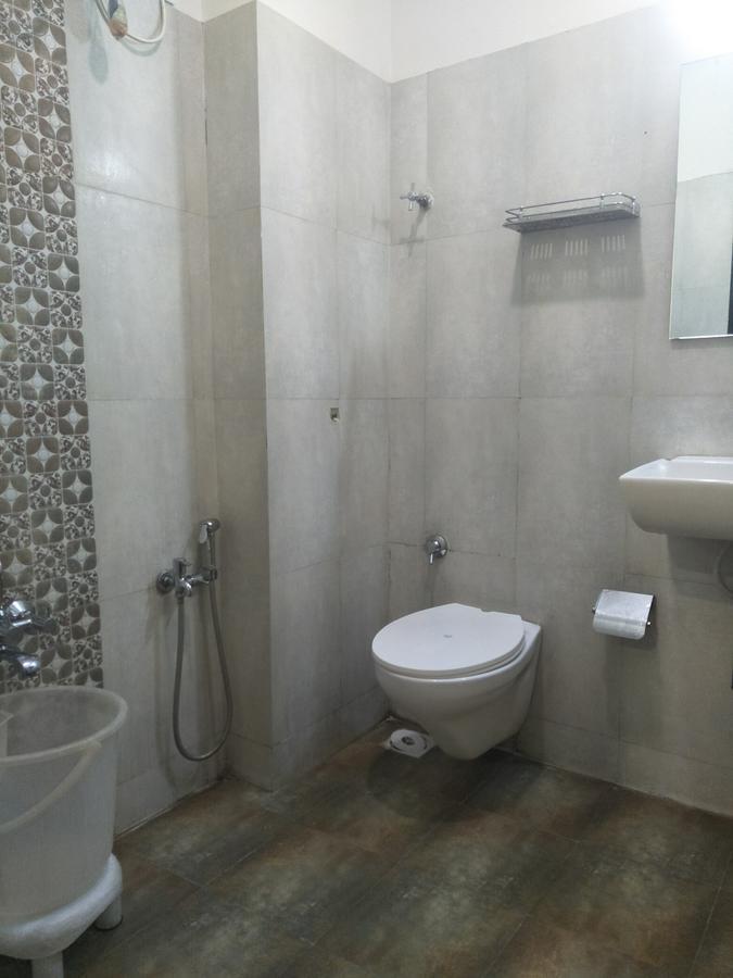 Hotel Ambience Sarkhej Buitenkant foto